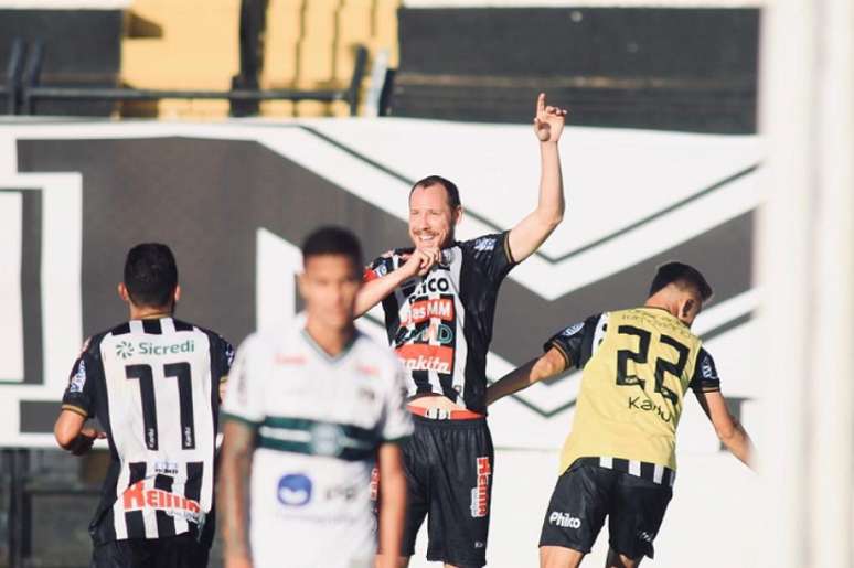 Equipes não conseguiram tirar o zero do placar nos 90 minutos de jogo (Foto: André Jonsson/OFEC)