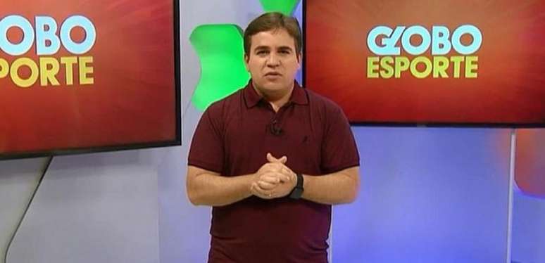 Apresentador do Globo Esporte é afastado após sentir dor de