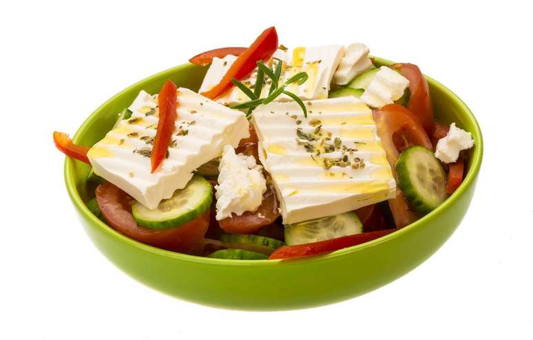 Salada de pepino e queijo branco
