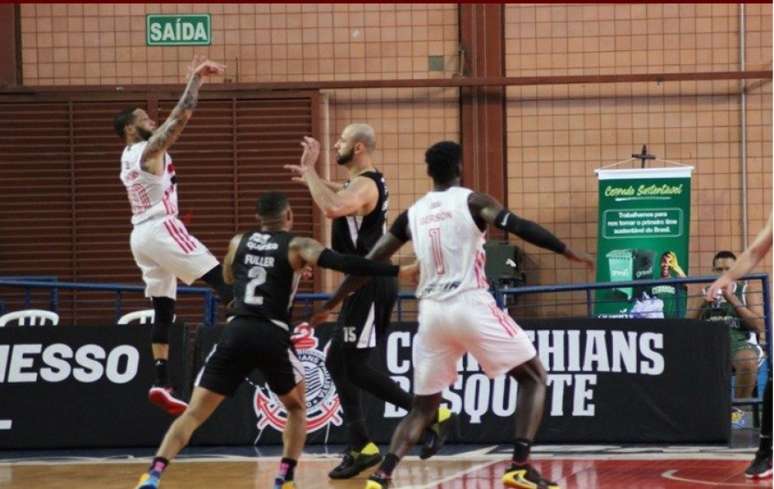 São Paulo vence o Cerrado Basquete e assume a liderança do NBB