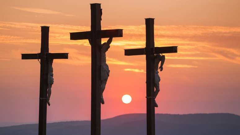 Jesus morreu crucificado, segundo Bíblia