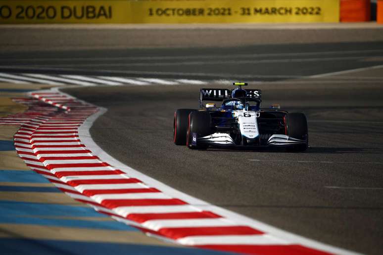 Nicholas Latifi ainda parece distante de qualquer tipo de brilho na F1 