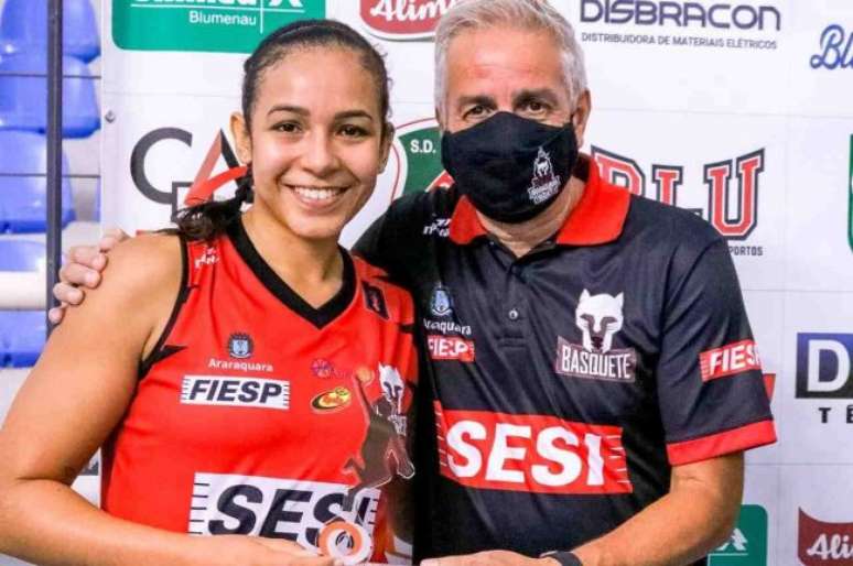 Tain&aacute; Paix&atilde;o