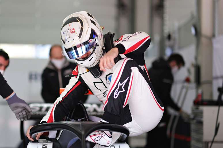 Juan Manuel Correa participa de teste na F&oacute;rmula 3 