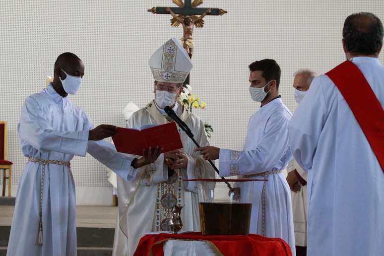 Missa da Unidade celebrada na Catedral Cristo Rei em Belo Horizonte (MG), na quinta-feira (1), celebrada pelo arcebispo dom Walmor Oliveira de Azevedo