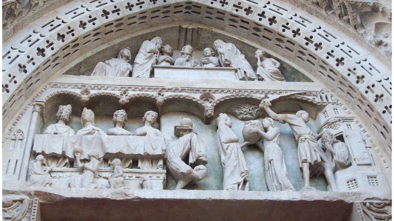 Tímpano da Catedral de Rouen, em que Salomé pode ser vista dançando durante o banquete de Antipas e, à direita, entregando a cabeça de São João Batista a Herodíade