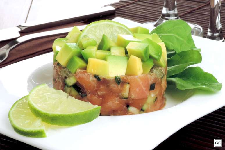 Tartar de salm&atilde;o com avocado