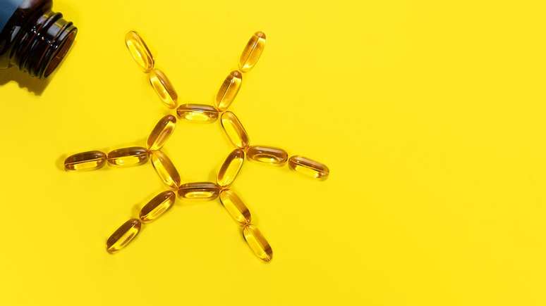 A vitamina D está sendo estudada — mas evidências até agora não são robustas o suficiente para sugerir tratamento com ela para a covid-19.