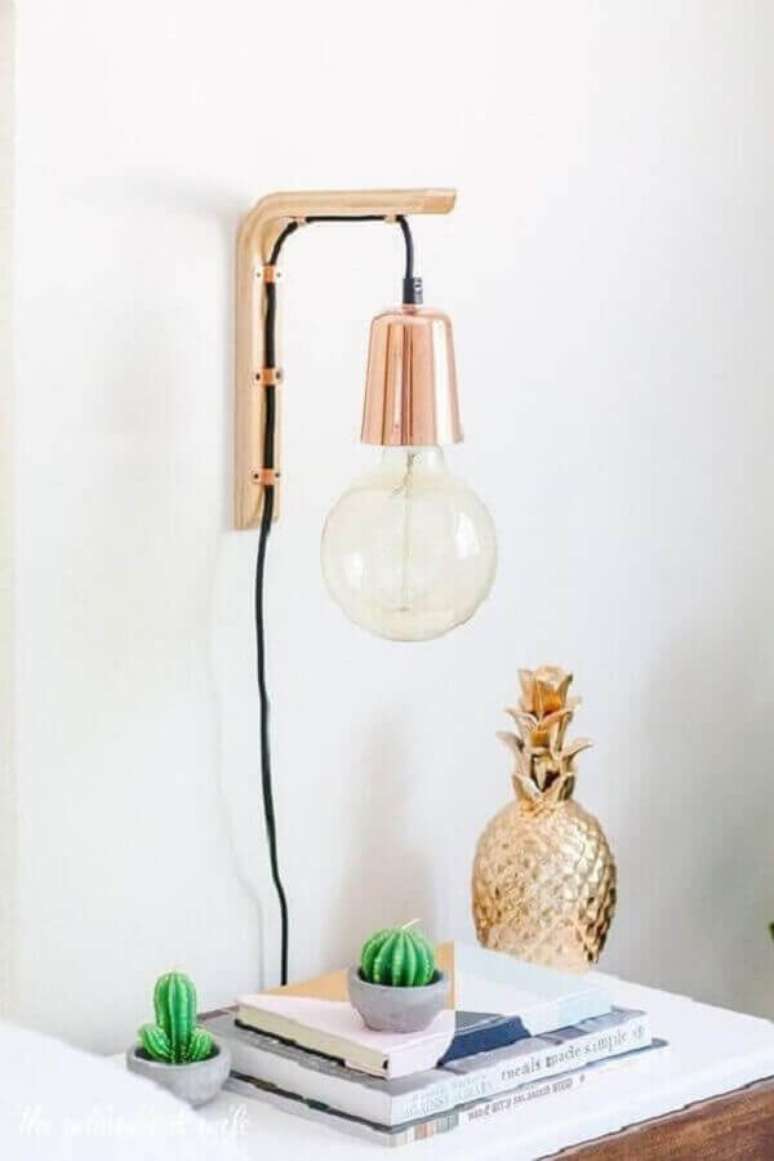 19. Decora&ccedil;&atilde;o clean com lumin&aacute;ria de parede rose gold &ndash; Foto: Pinterest