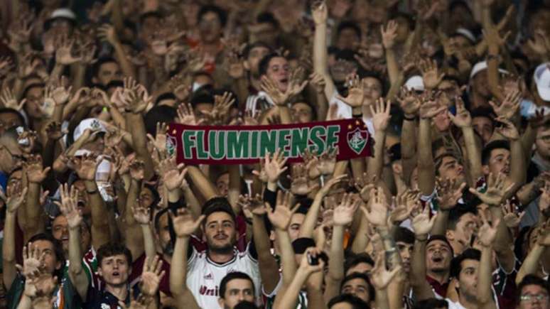 Torcida do Fluminense vem dando bom engajamento ao clube nas redes sociais (Foto: AFP)