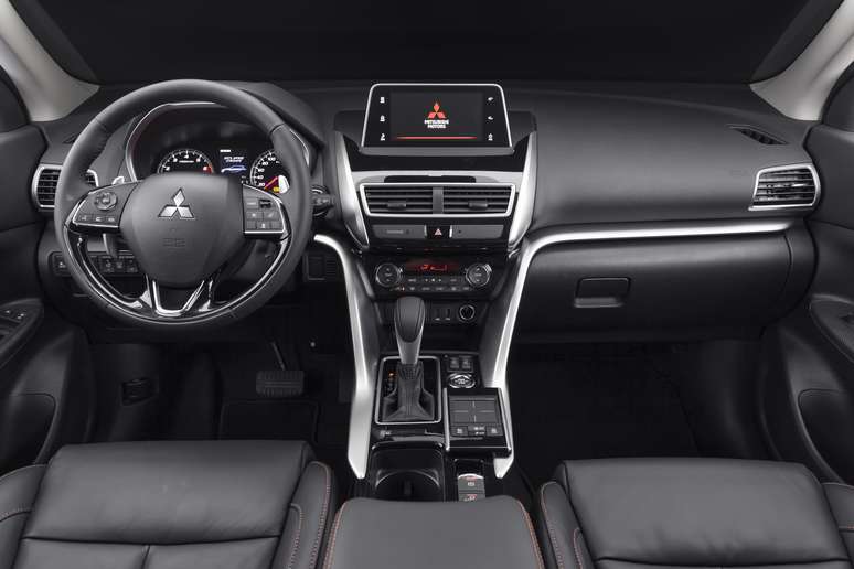 Interior do Mitsubishi Eclipse Cross Sport: sofisticação.