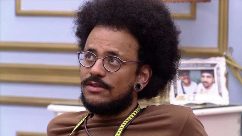 João foi às lágrimas ao se sentir discriminado por comentário sobre o cabelo black power