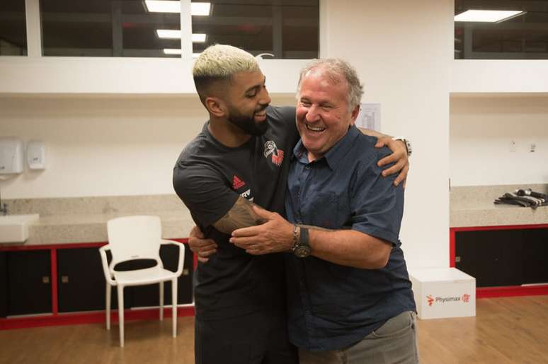 Gabigol e Zico são campeões da América pelo Flamengo (Foto: Alexandre Vidal/Flamengo)