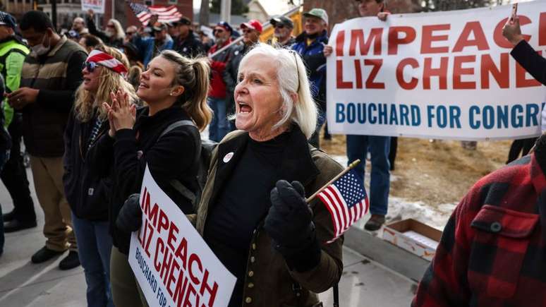 Matt Gaetz apoiou esforços para expulsar a deputada Liz Cheney, que votou a favor do impeachment de Donald Trump