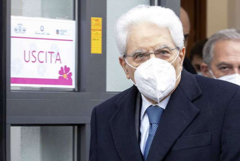 Sergio Mattarella foi vacinado no Instituto Lazzaro Spallanzani, em Roma