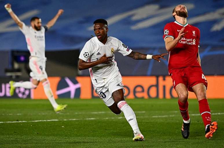 Vini Jr marcou duas vezes contra o Liverpool (Foto: GABRIEL BOUYS / AFP)