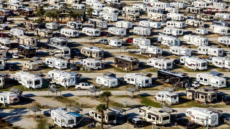 Nos Estados do meio-oeste e oeste dos Estados Unidos, existem grandes extensões de terrenos públicos