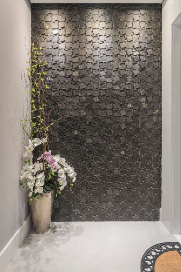 52. Lavanderia preta com azulejo 3D &ndash; Foto Idealizzare Arquitetura