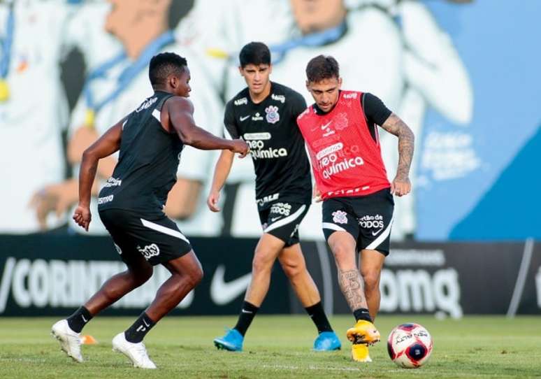 Corinthians treinou na tarde desta quarta-feira no CT Joaquim Grava (Foto: Rodrigo Coca/Ag. Corinthians)
