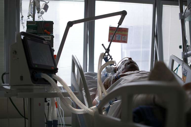 Paciente com Covid-19 em UTI de hospital em São Paulo
17/03/2021
REUTERS/Amanda Perobelli