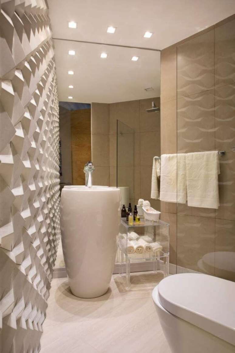 45. Banheiro com azulejo 3D em off white – Foto Pinterest