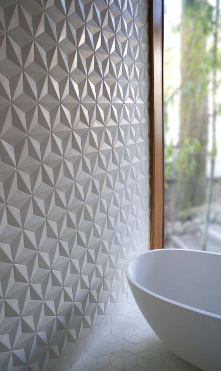 47. Banheiro com azulejo branco 3D em formato de estrela – Foto Pinterest