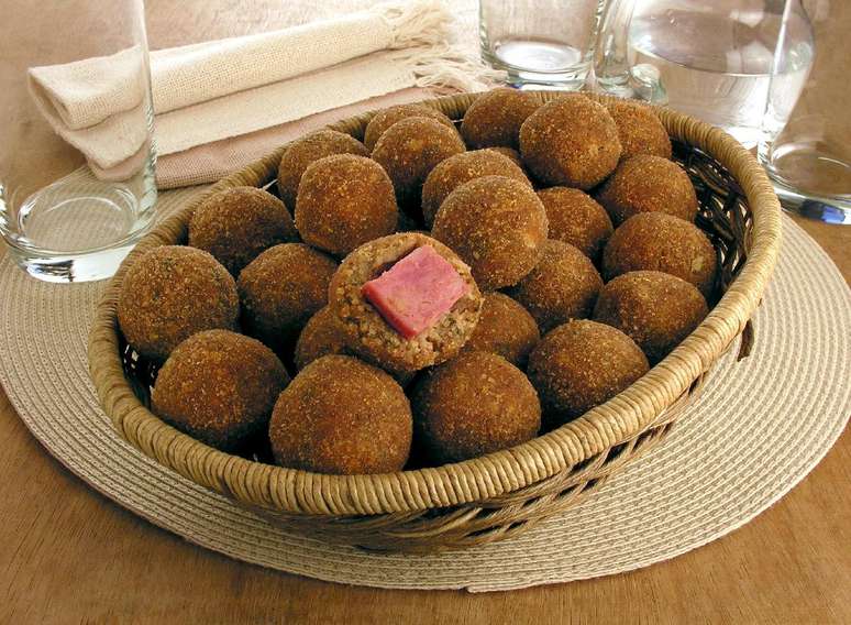 Bolinho de feijao e linguica 39591