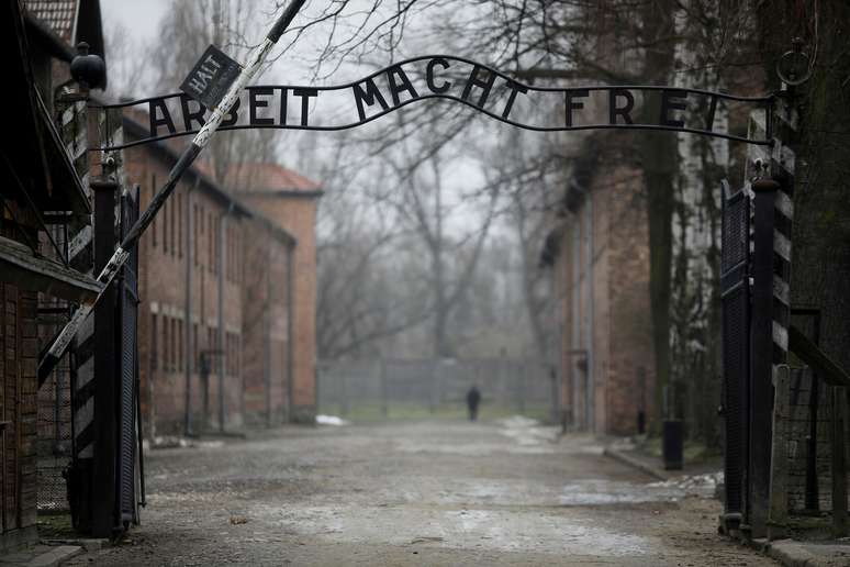 Portão de entrada do campo de Auschwitz
25/01/2021
REUTERS/Kacper Pempel