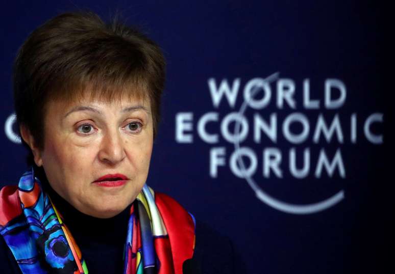 A diretora-gerente do FMI, Kristalina Georgieva, fala em entrevista coletiva antes do Fórum Econômico Mundial (WEF), em Davos, Suíça, 20 de janeiro de 2020. REUTERS/Denis Balibouse