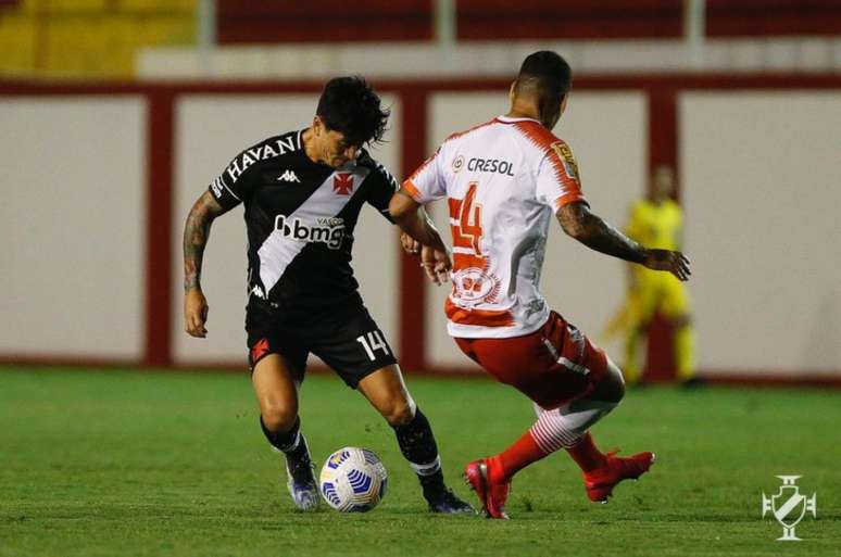 Cano sofreu a falta que resultou no gol de Andrey contra o Tombense (Rafael Ribeiro/Vasco da Gama)