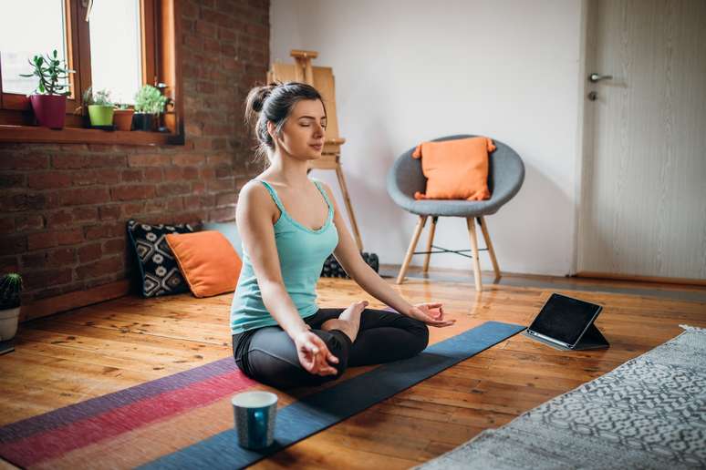 A melhor meditação para diminuir a ansiedade é voltada para a sua respiração