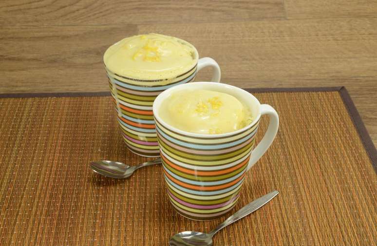 Bolo de caneca de lim&atilde;o siciliano e laranja