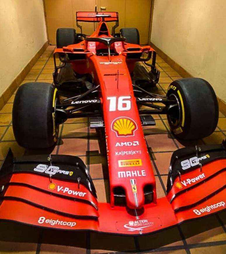 O presente que Leclerc ganhou da Ferrari 