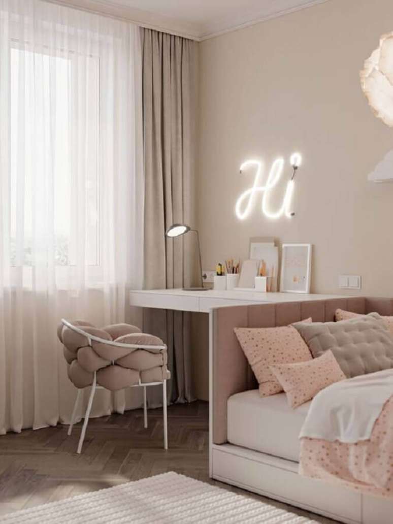 14. Cadeira decorativa para quarto feminino moderno – Foto: Pinterest