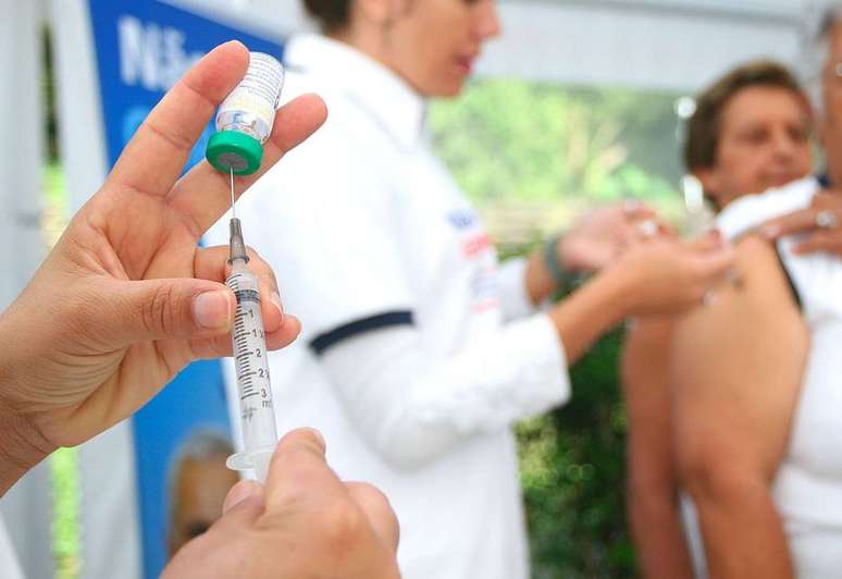 Campanha de vacinação contra a gripe deve abarcar 79 milhões de pessoas em 2021. 