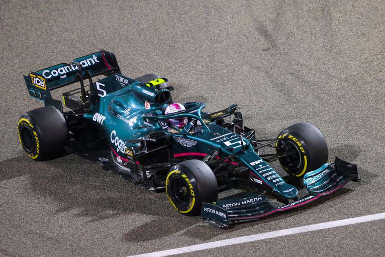 Sebastian Vettel foi apenas 15º no GP do Bahrein. Problemas na Aston Martin? 