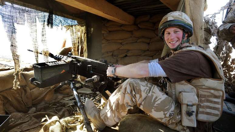 Servindo no Exército, o príncipe Harry foi para o Afeganistão