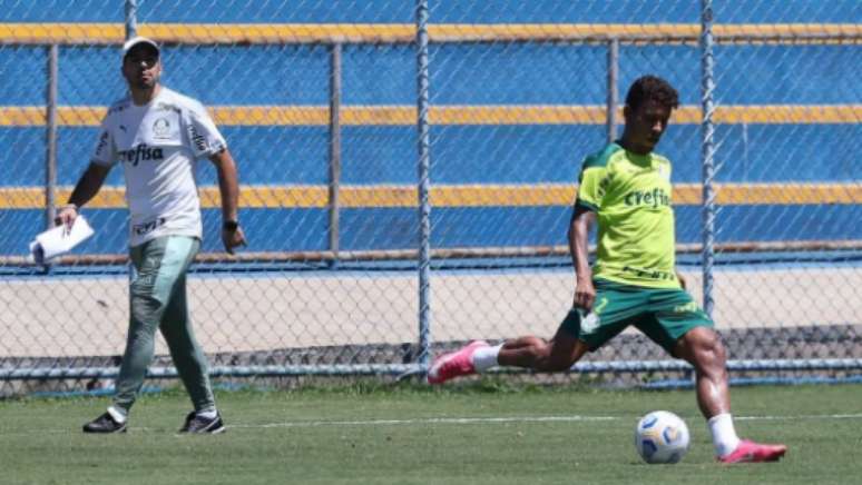 Abel comandou treino em Brasília neste sábado (Foto: Cesar Greco/Palmeiras)