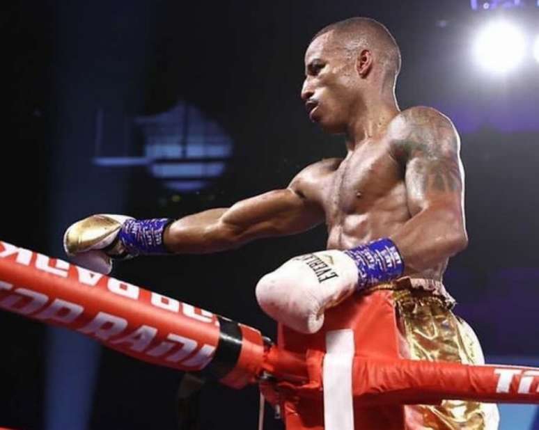 Robson segue em busca de uma disputa de título no Boxe profissional (Foto: Reprodução Instagram @robson60)