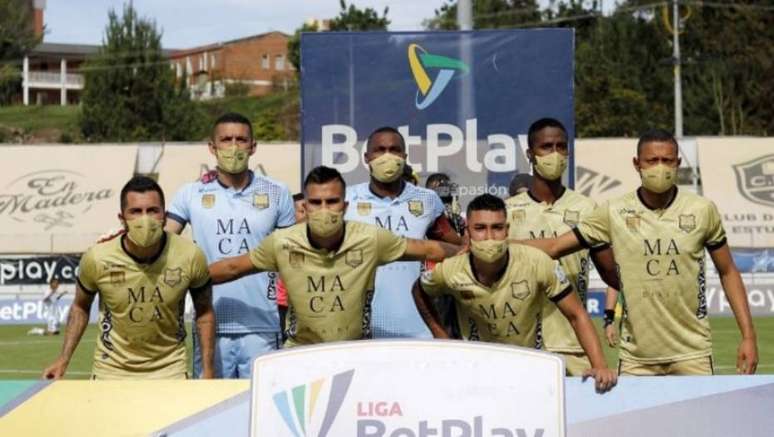 Time colombiano é obrigado a jogar com apenas sete jogadores em meio a surto de covid-19