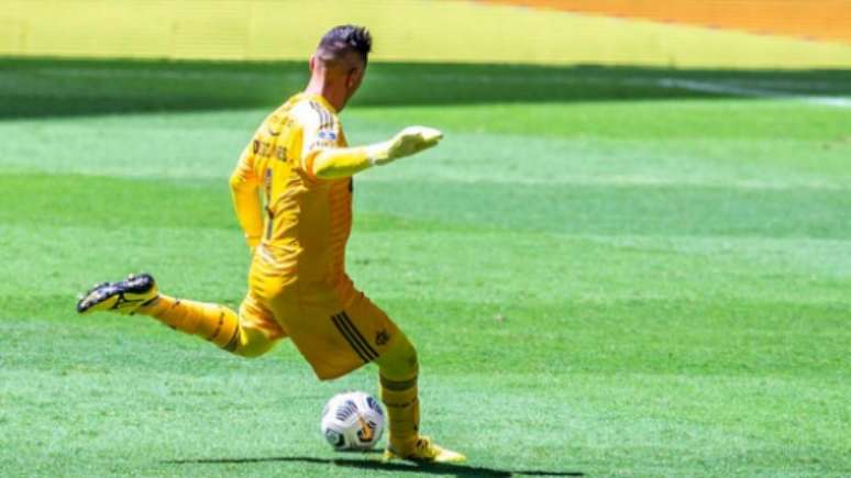 Diego Alves virou herói no final (Foto: Marcelo Cortes / Flamengo)