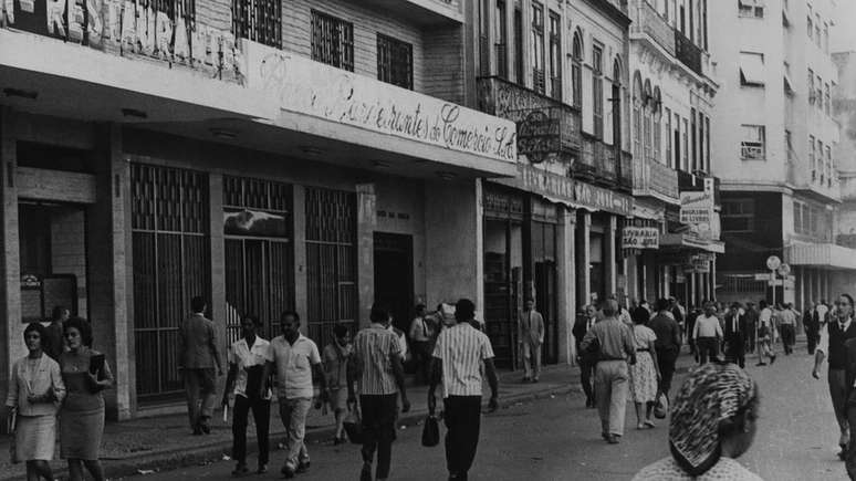 Livraria São José em seu endereço mais célebre, na rua São José, 38, 40 e 42, em foto de novembro de 1967