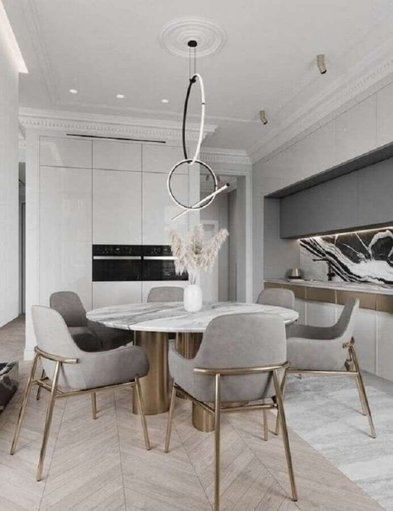 15. Decoração clean com cadeira cinza claro para cozinha planejada moderna – Foto: Pinterest