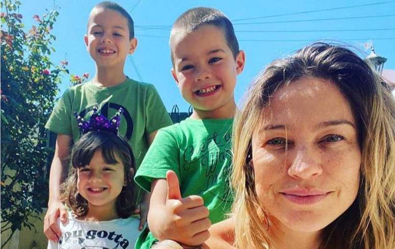 Luana Piovani e os filhos Dom, Liz e Bem