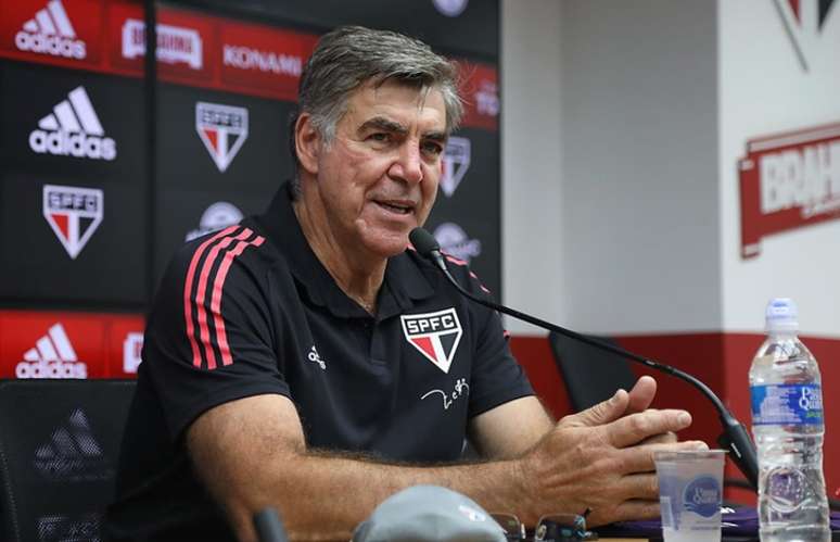 Zetti em sua apresentação como treinador de goleiros de base no São Paulo (Foto: Rubens Chiri/saopaulofc.net)