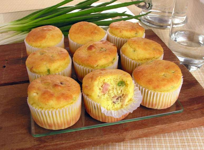 Muffin de polenta e bacon