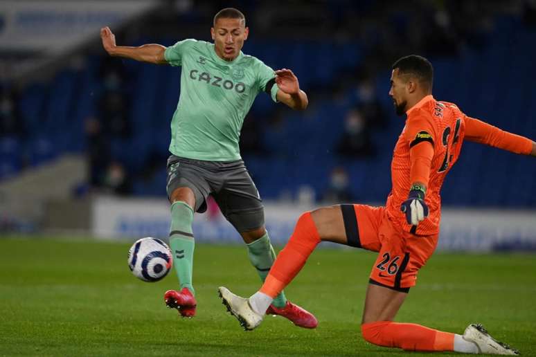 Richarlison teve atuação apagada em empate do Everton (Foto: GLYN KIRK / POOL / AFP)