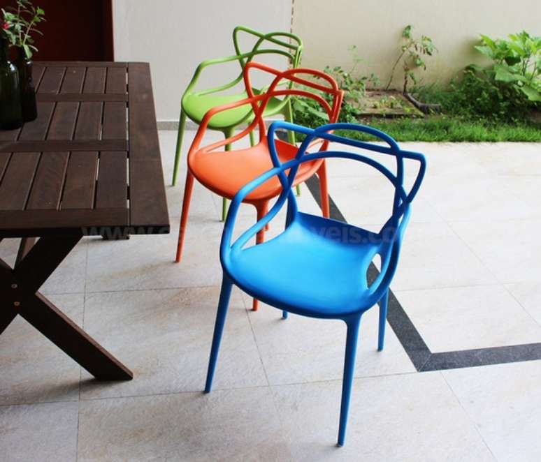 23. Cadeira allegre azul laranja e verde – Foto Pinterest