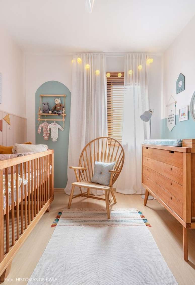 8. Quarto de bebe retro com pintura setorizada – Foto Historias de Casa