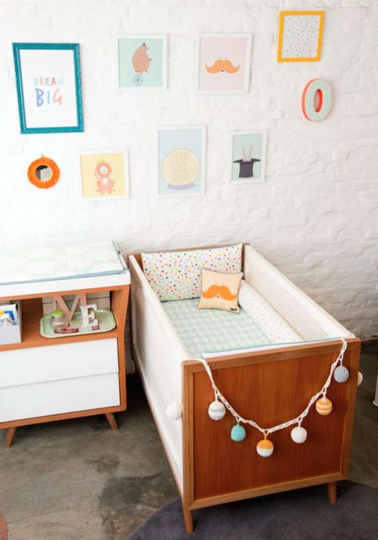 17. Quarto de bebe retro com decoração minimalista – Foto Uau Baby